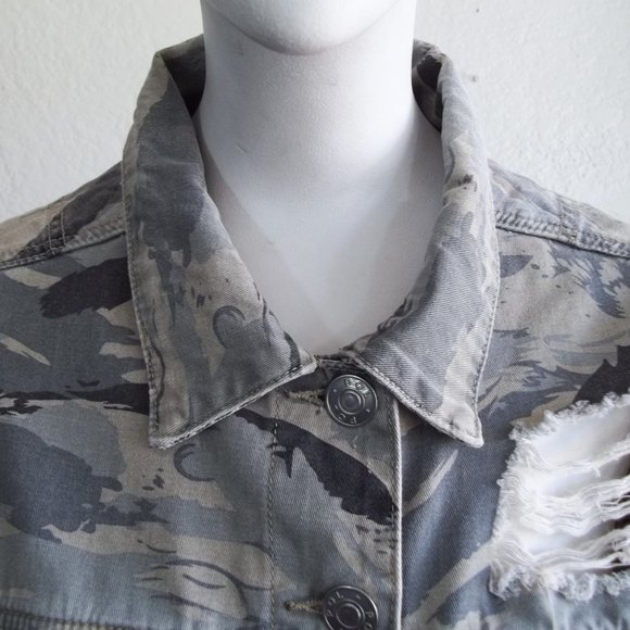POL Distressed Camo Cheetah Print Denim Jacket S - Picture 7 of 16